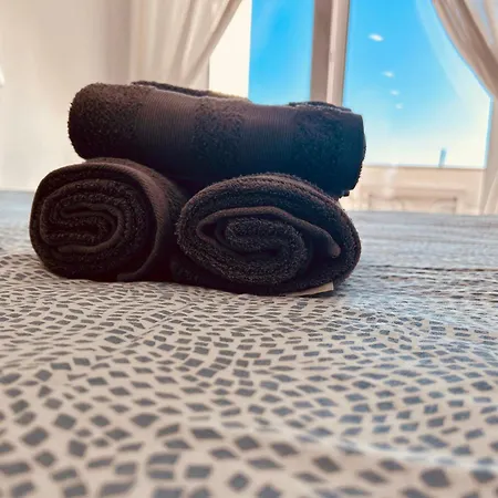 Apartment With Marina Views Near Beaches Lagos