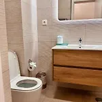 Daire With Marina Views Near Beaches *