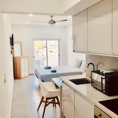 With Marina Views Near Beaches Appartement