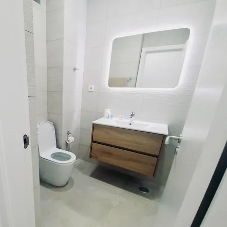 With Marina Views Near Beaches Appartement *