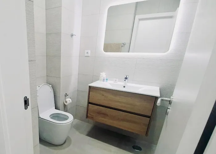 With Marina Views Near Beaches アパート *