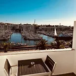 דירה With Marina Views Near Beaches *