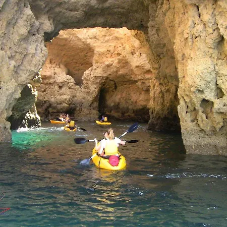 아파트 With Marina Views Near Beaches