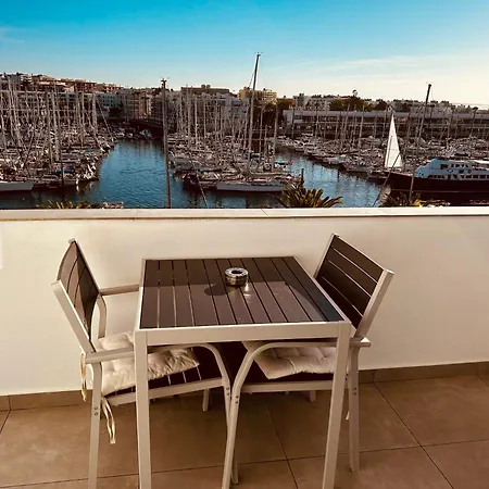 With Marina Views Near Beaches 아파트 라고스